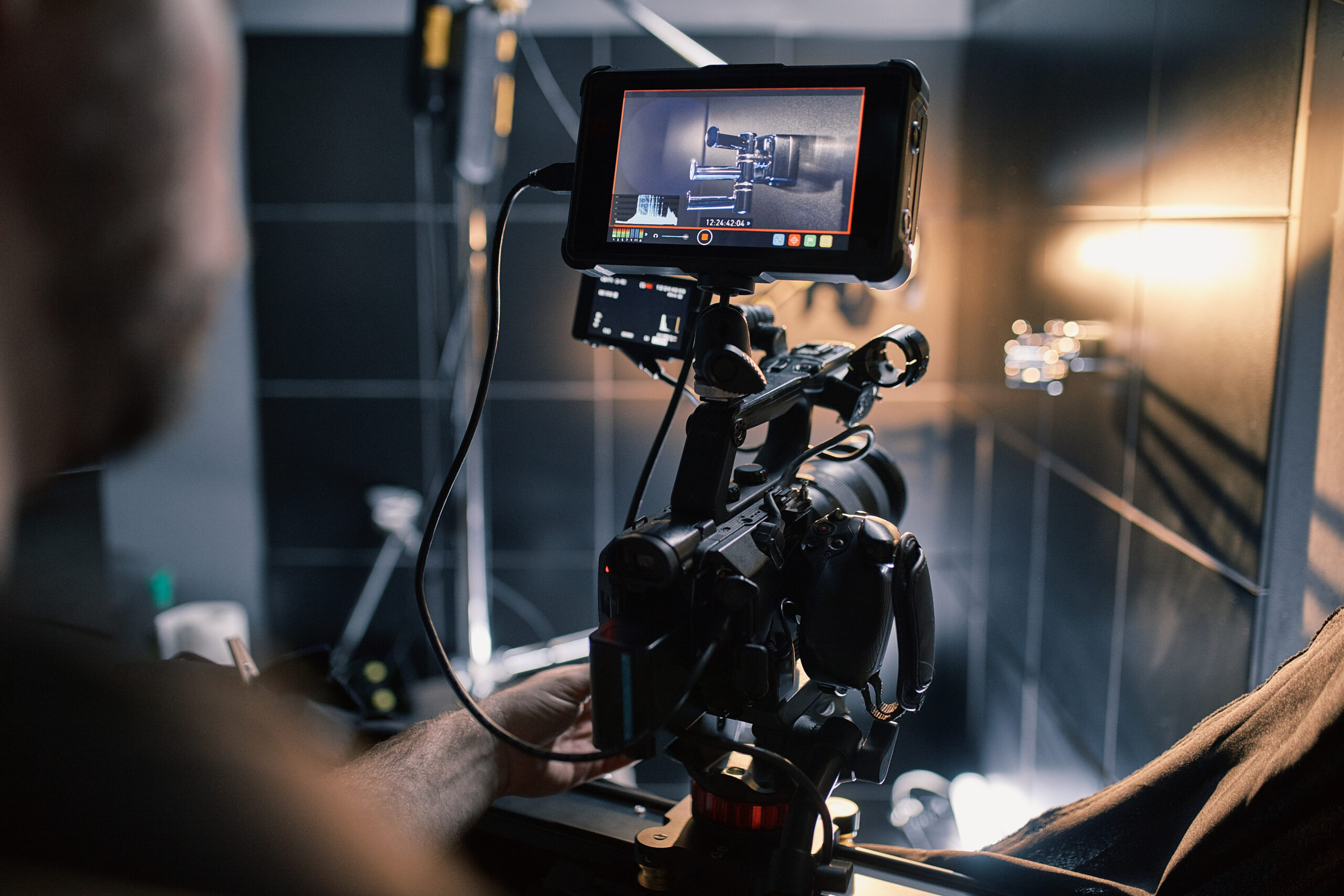 Behind the scenes of filming films or video products and the film crew of the film crew on the set in the pavilion of the film studio.
